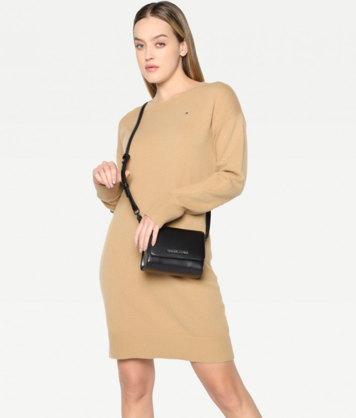 T.O.M.M.Y H.I.L.F.I.G.E.R Crossbody  Bag