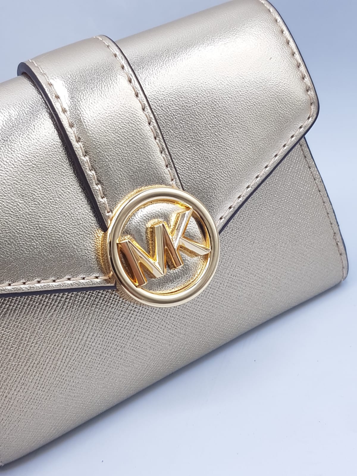 M.I.C.H.A.E.L K.O.R.S TRI FOLD WALLET