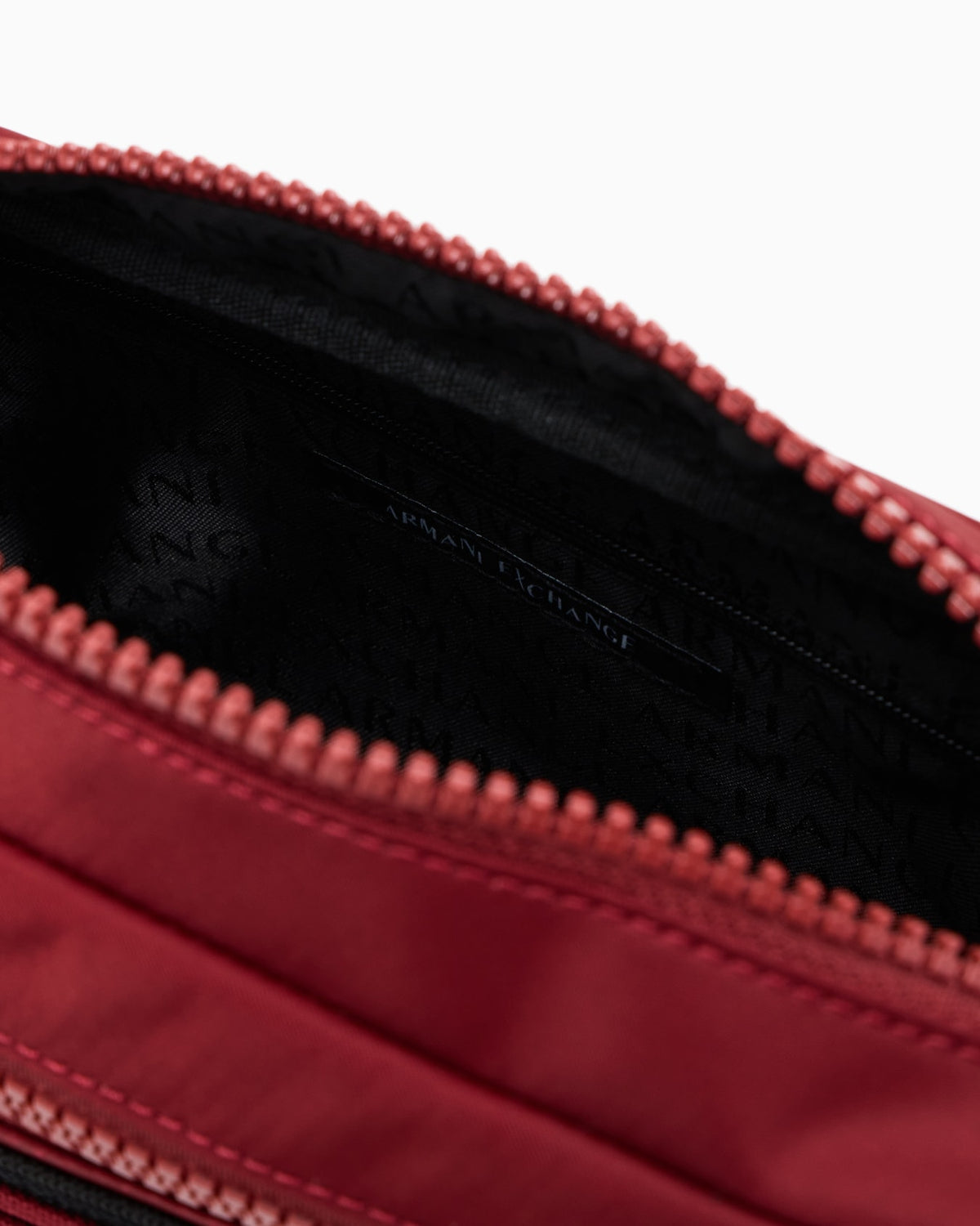 A.r.m.a.n.i E.x.c.h.a.n.g.e Toiletry bag