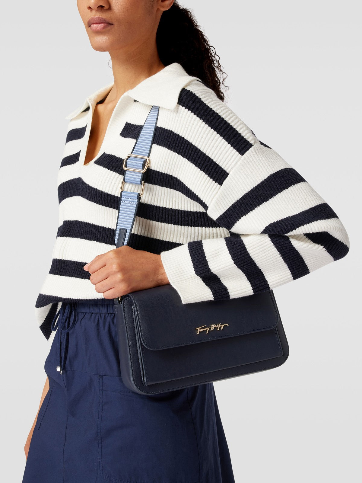 T.O.M.M.Y H.I.L.F.I.G.E.R ICONIC SHOULDER - CROSSBODY BAG