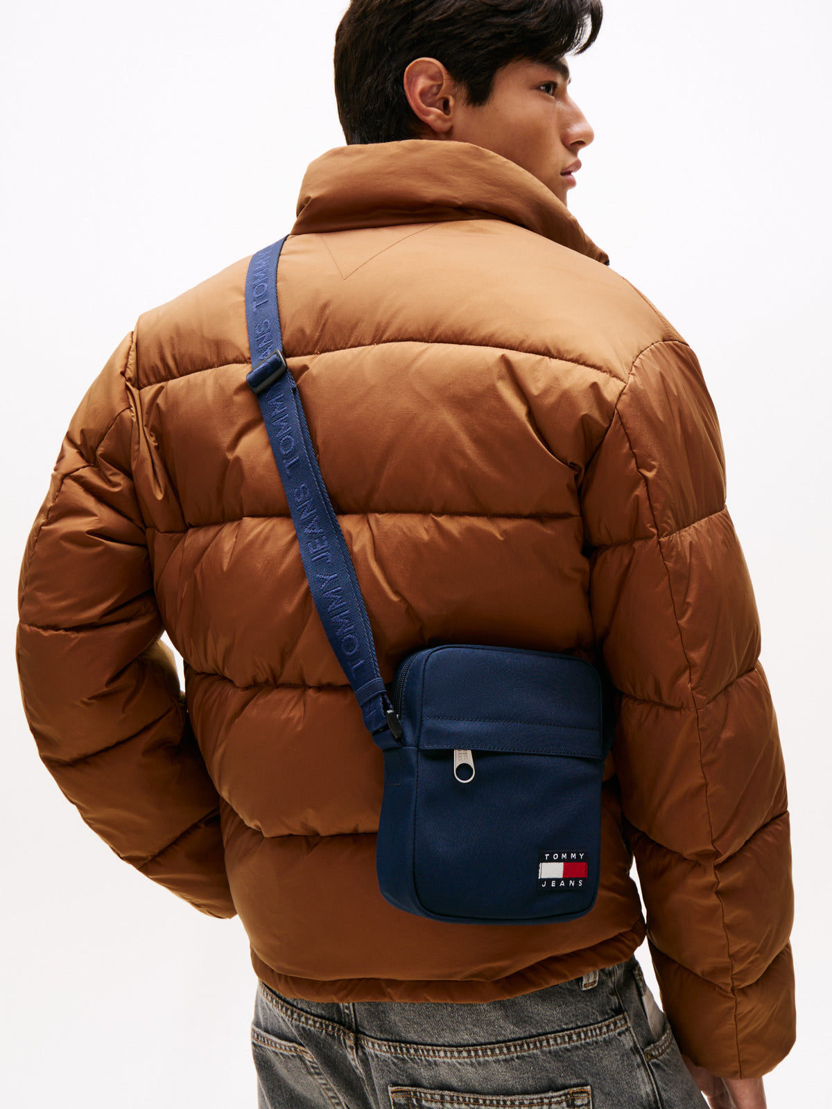 T.O.M.M.Y JEANS Essential Reporter Bag