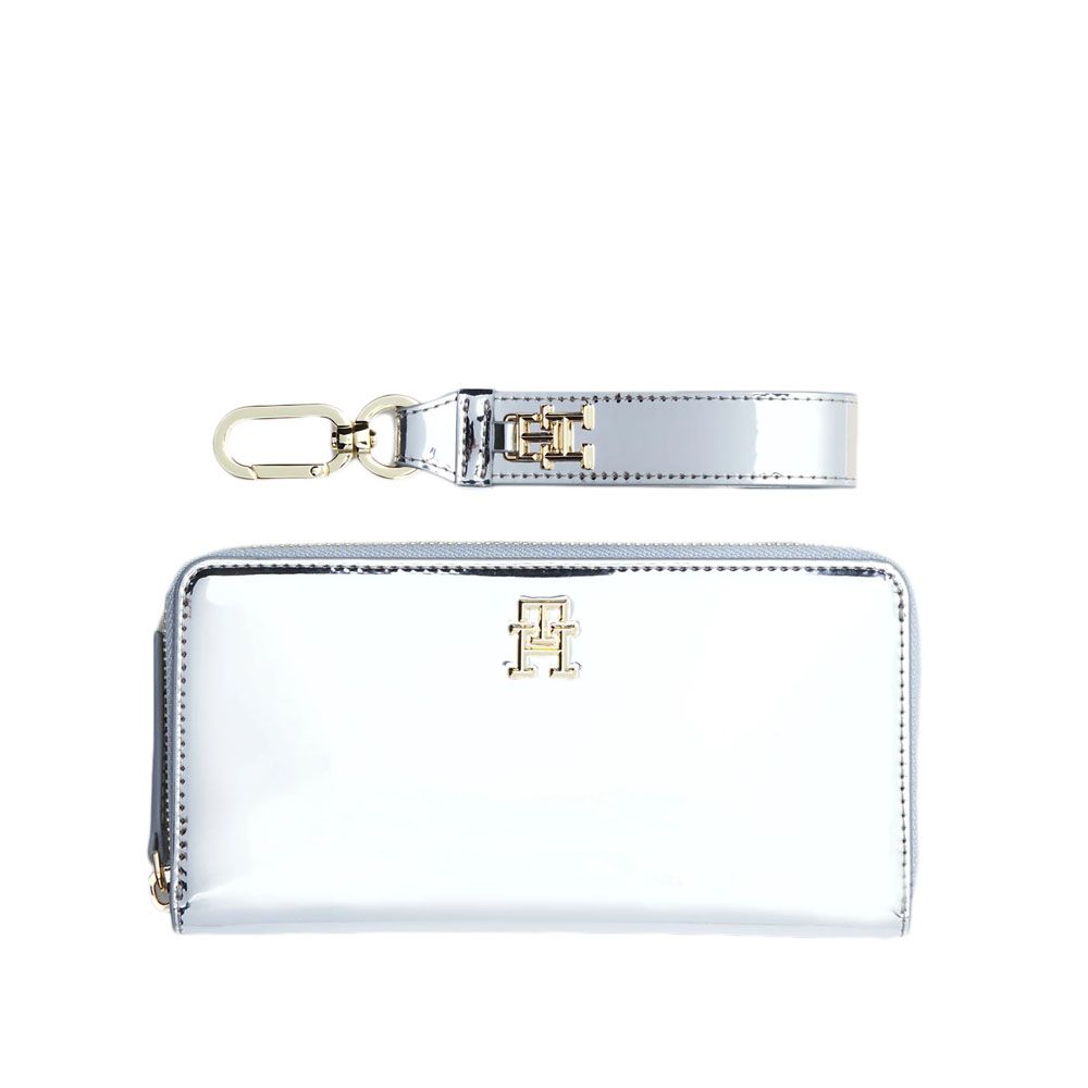 T.O.M.M.Y H.I.L.F.I.G.E.R Large Metallic Wristlet Wallet Gift Set Silver