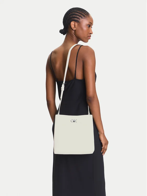 C.A.L.V.I.N K.L.E.I.N Bucket Bag 8719849156947