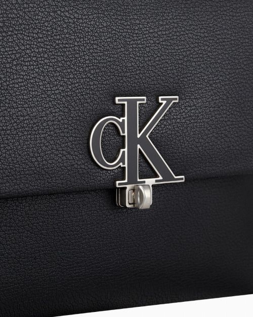 C.a.l.v.i.n K.l.e.i.n Crossbody Bag