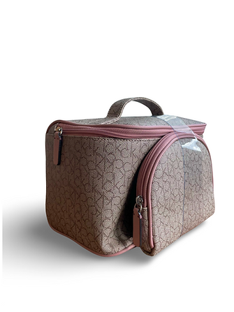 C.A.L.V.I.N K.L.E.I.N Toiletry Bag | Hand Trip