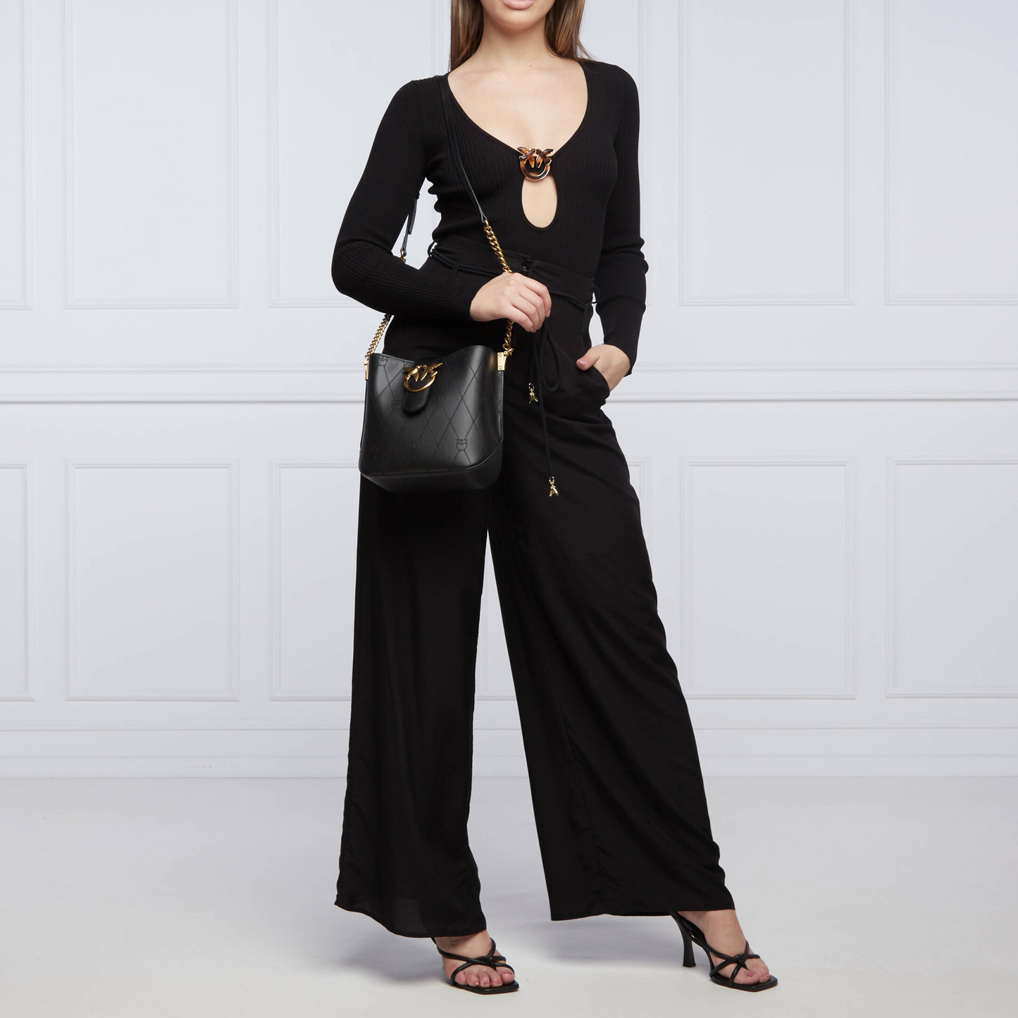 P.I.N.K.O Leather bucket bag LOVE BUCKET WAVE LOGO CL