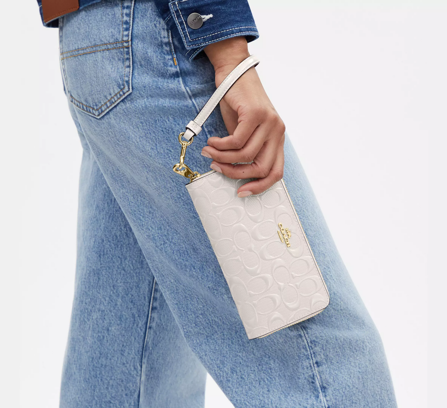 C.O.A.C.H Long Zip Around Wallet in Signature Leather