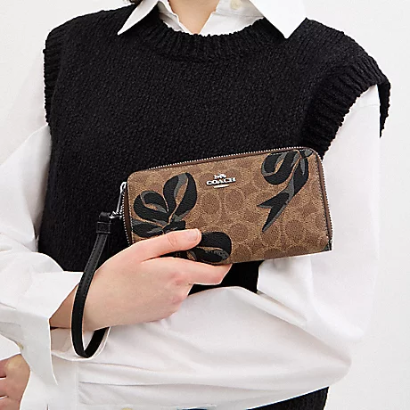 C.O.A.C.H Wallet