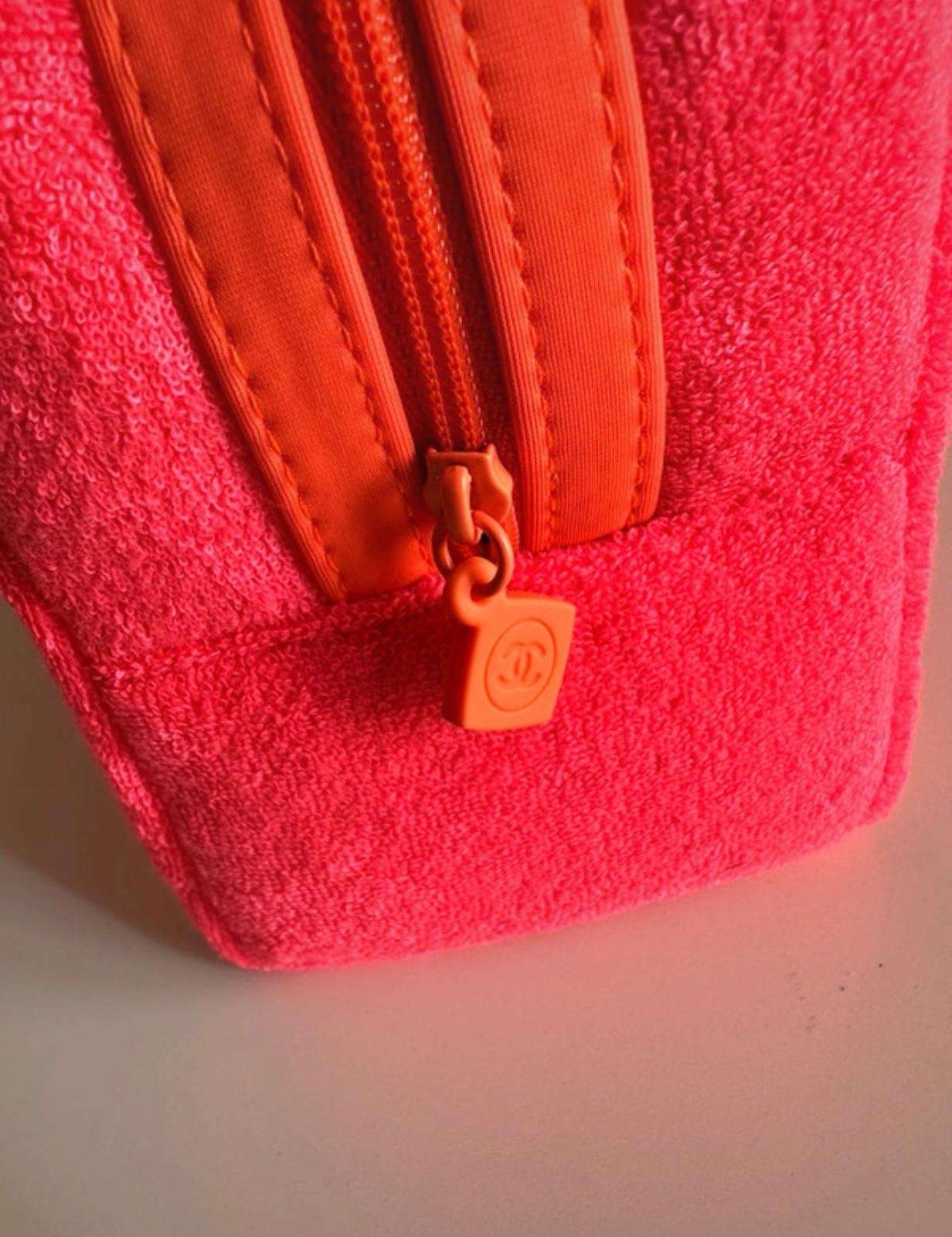 C.H.A.N.E.L MAKEUP BAG