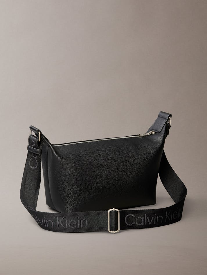 C.A.L.V.I.N K.L.E.I.N Ultralight Shoulder Bag