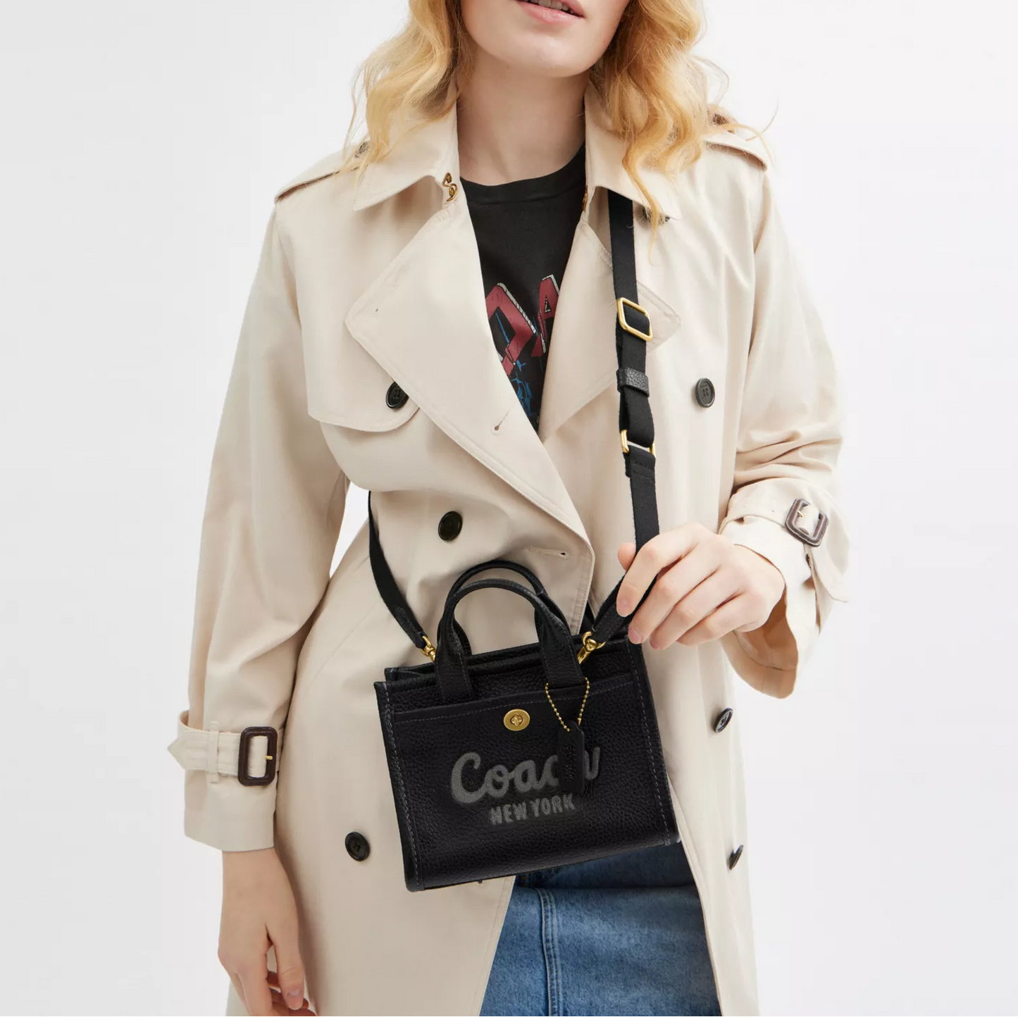 C.O.A.C.H CARGO TOTE BAG 20
