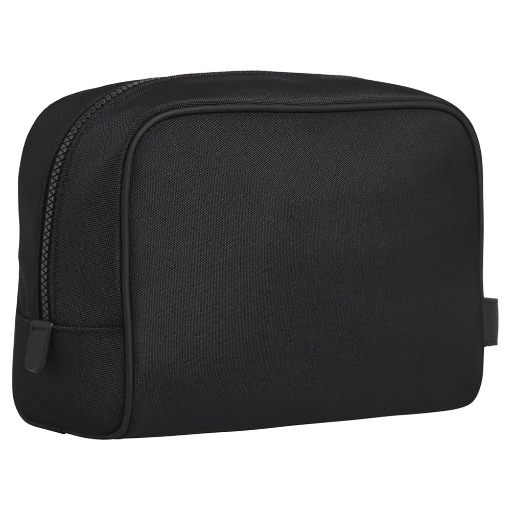 T.O.M.M.Y J.E.A.N.S Essential Toiletry Bag