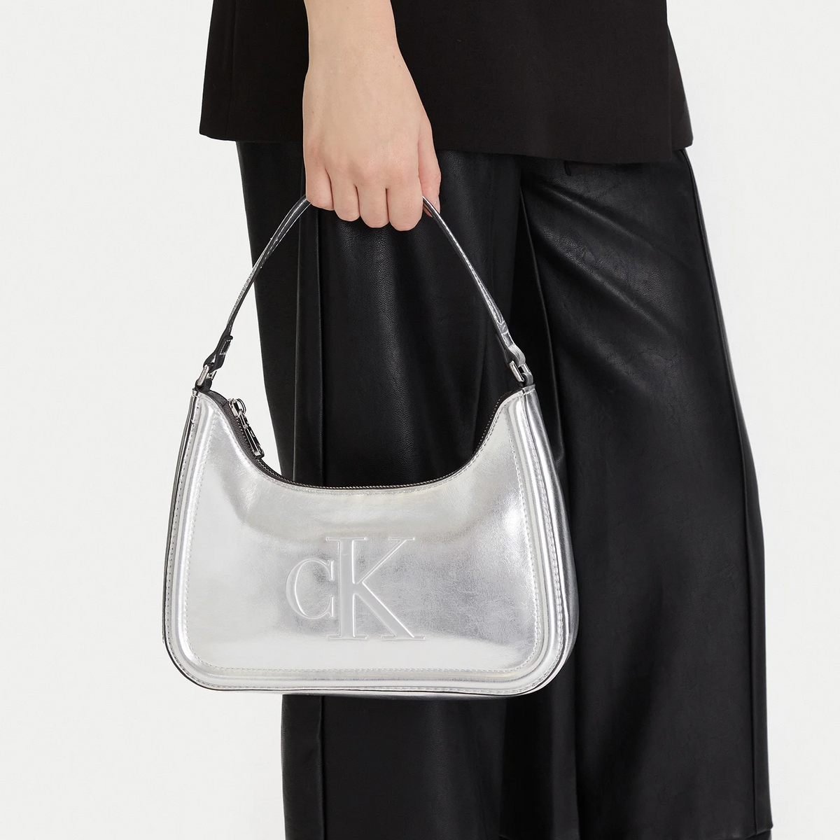 C.A.L.V.I.N K.L.E.I.N Shoulder Bag LV04F3332G