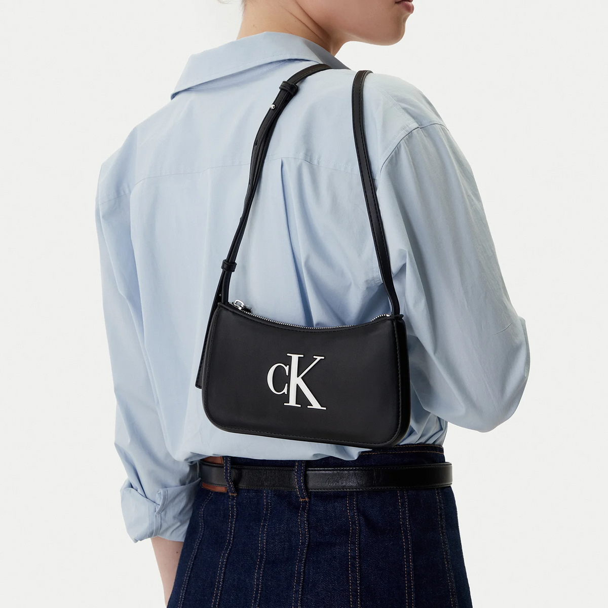 C.A.L.V.I.N K.L.E.I.N Crossbody Bag LV04F1125G