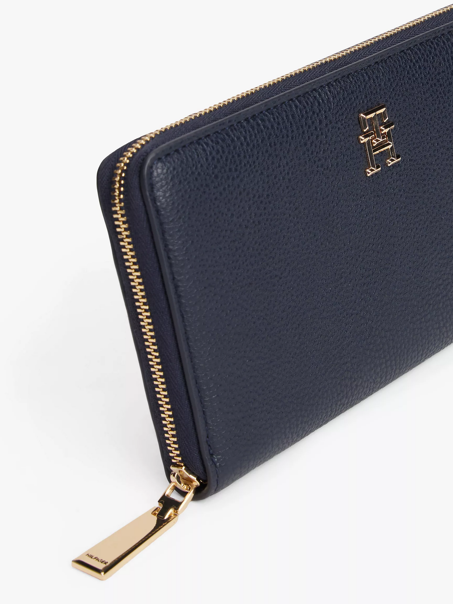 T.O.M.M.Y H.I.L.F.I.G.E.R Monogram Zip Wallet