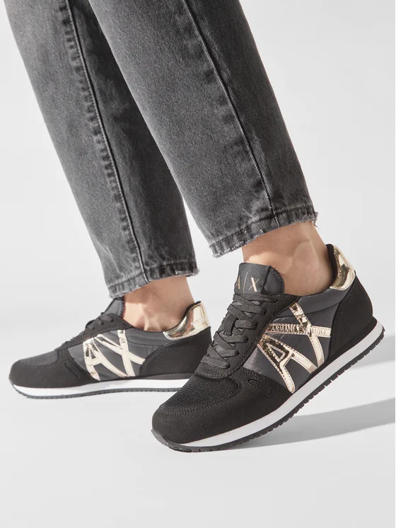 A.r.m.a.n.i E.x.c.h.a.n.g.e Sneakers XDX031 XV137 N692 Black