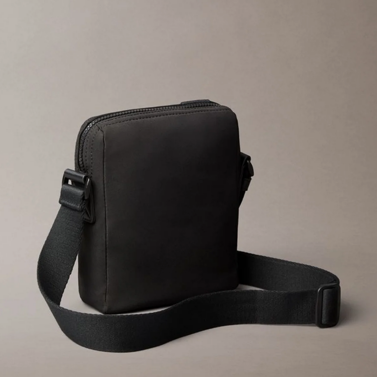 C.A.L.V.I.N K.L.E.I.N Canvas Reporter Bag