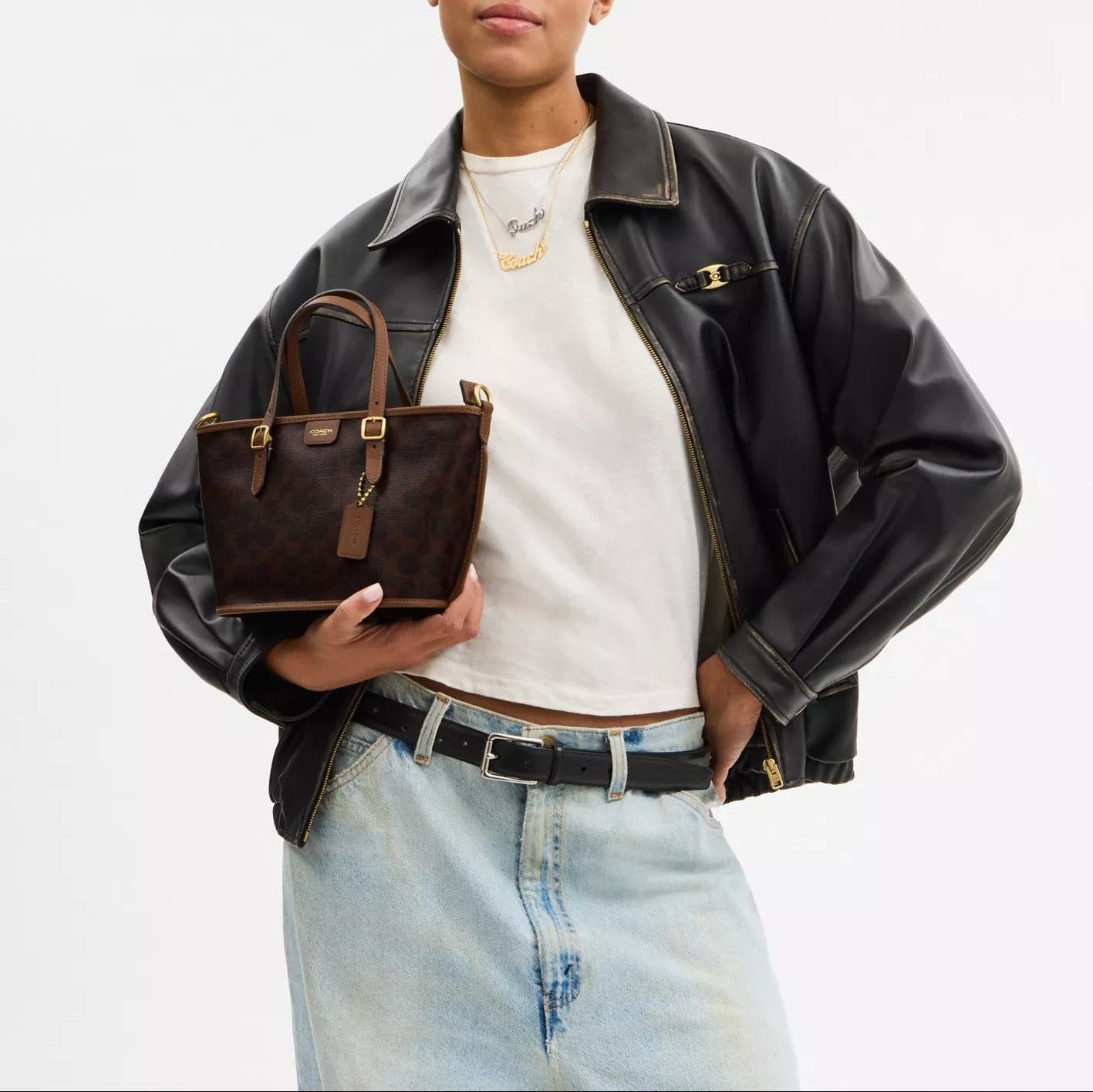 C.O.A.C.H TAXI TOTE BAG 21 IN SIGNATURE CANVAS