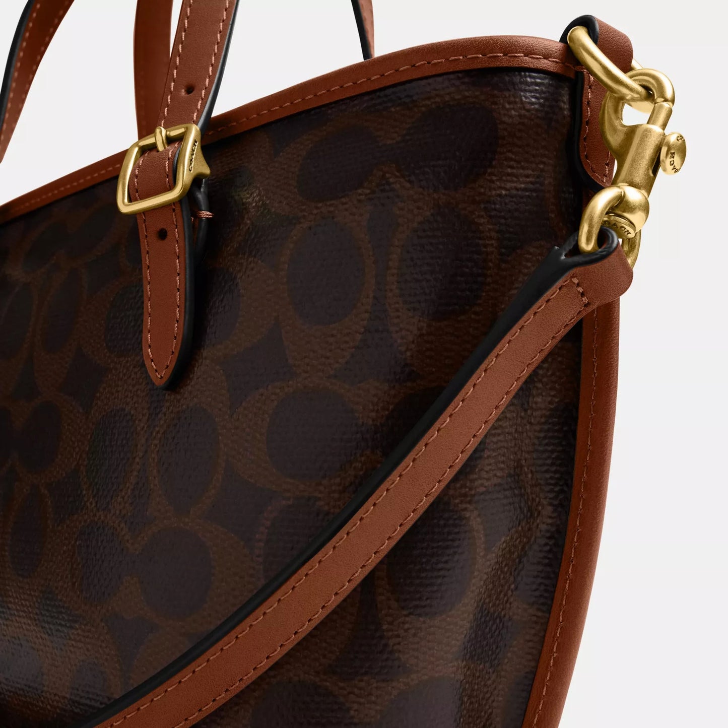 C.O.A.C.H TAXI TOTE BAG 21 IN SIGNATURE CANVAS