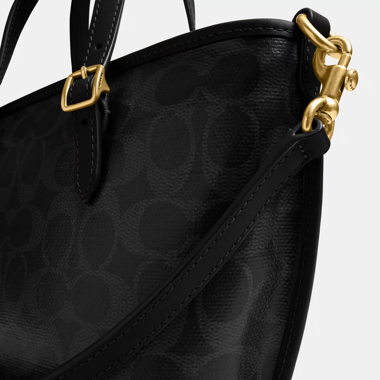 C.O.A.C.H TAXI TOTE BAG 21 IN SIGNATURE CANVAS