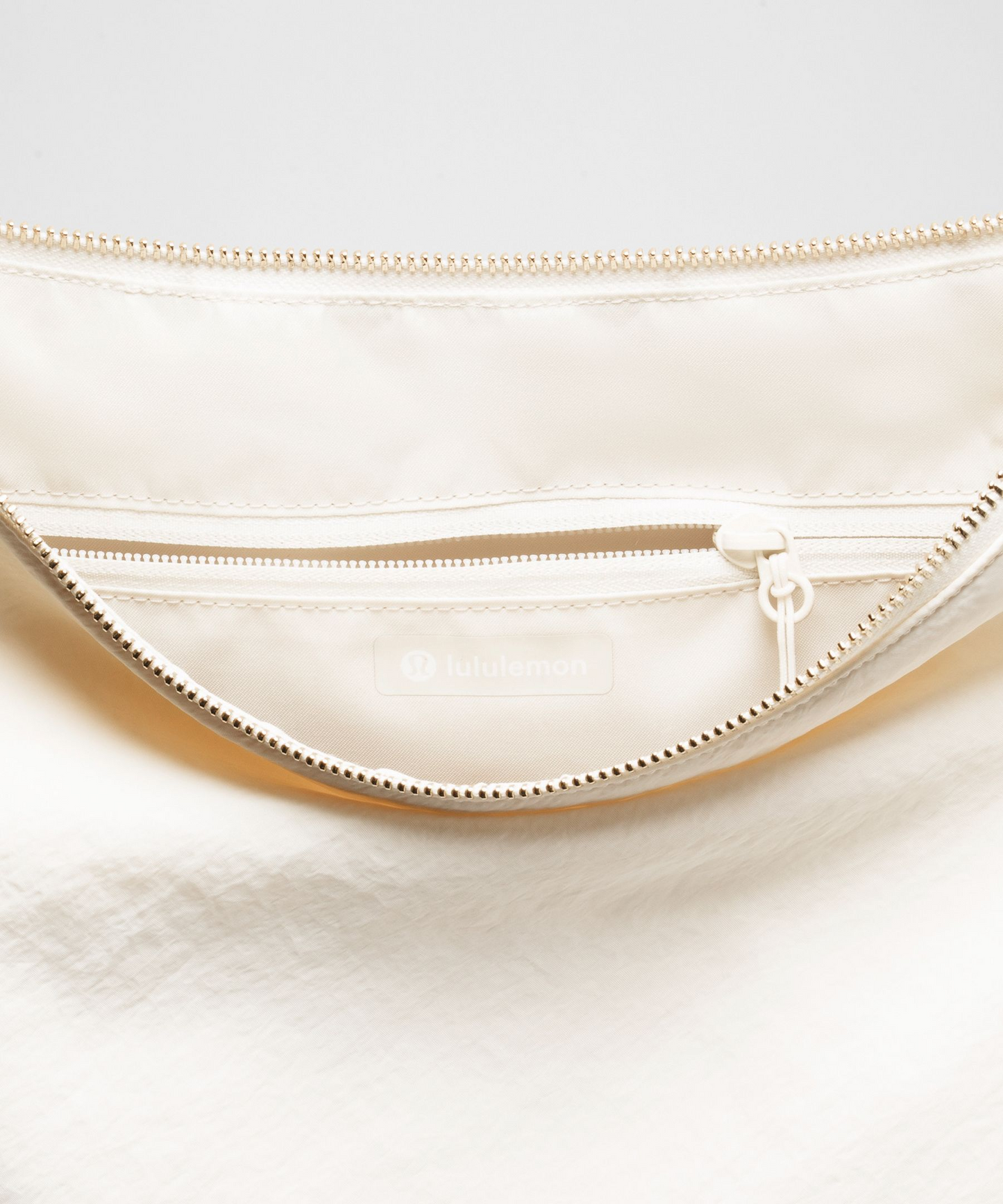 L.U.L.U.L.E.M.O.N Crossbody BAG
