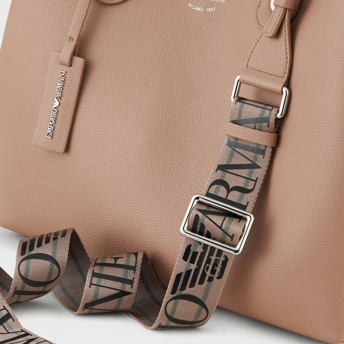 E.M.P.O.R.I.O A.R.M.A.N.I Shoulder/Crossbody Bag