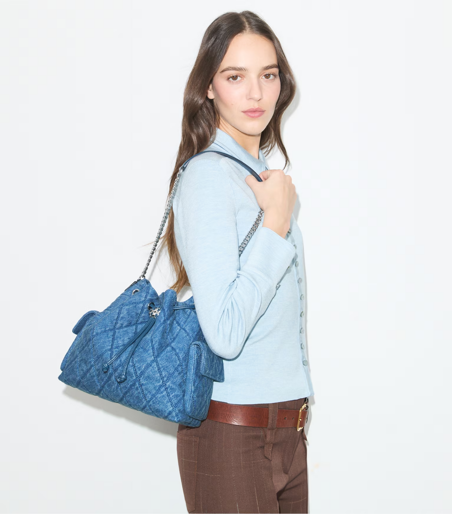 T.O.R.Y B.U.R.C.H CHARLIE QUILTED DENIM DRAWSTRING SHOULDER BAG
