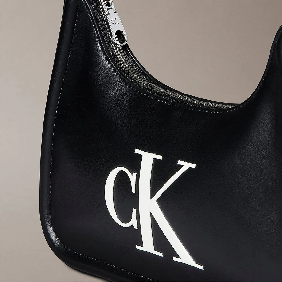 C.A.L.V.I.N K.L.E.I.N Shoulder Bag LV04F3230G 3L2 BLACK
