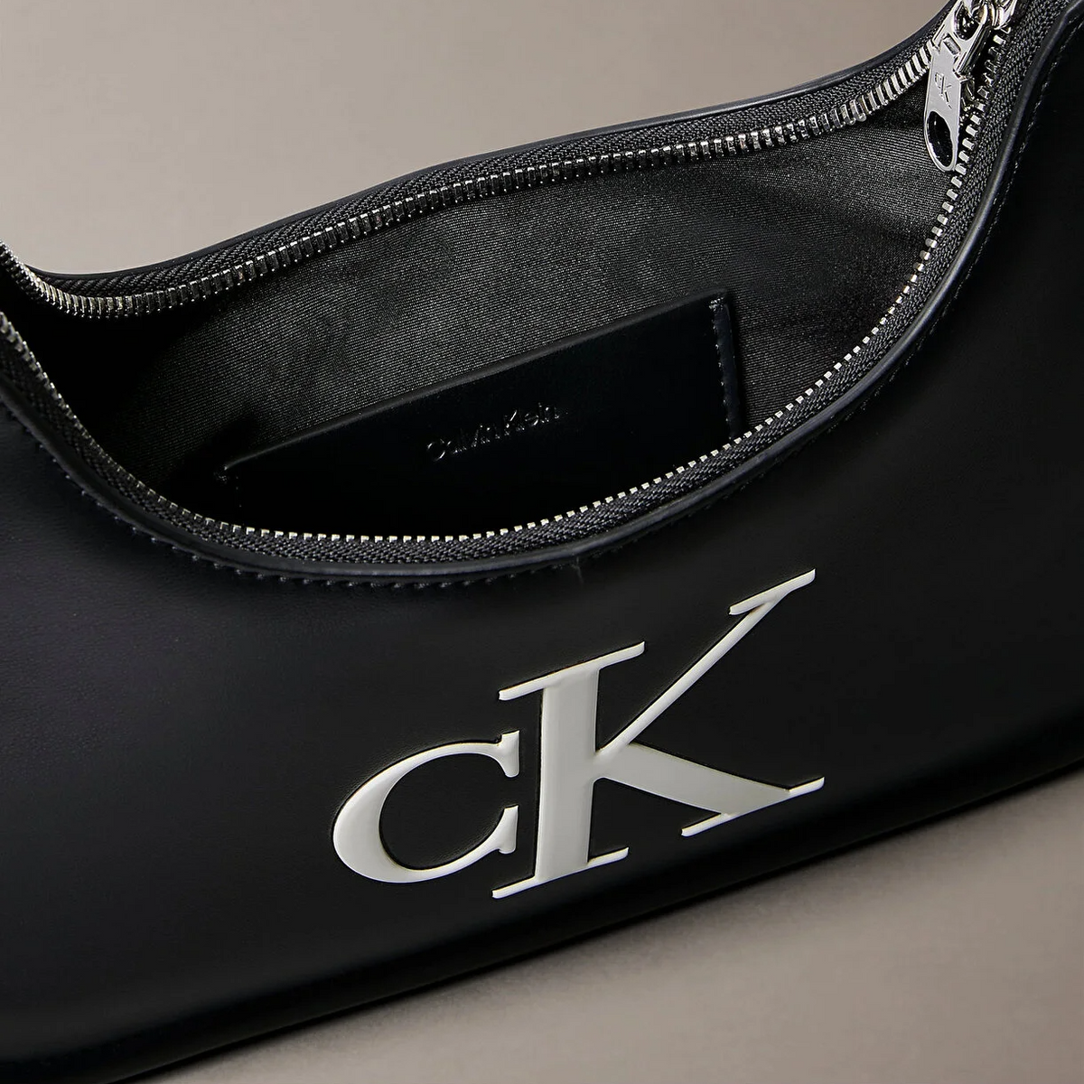 C.A.L.V.I.N K.L.E.I.N Shoulder Bag LV04F3230G 3L2 BLACK