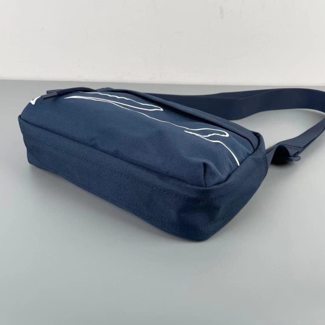 L.A.C.O.S.T.E. CROSS BAG