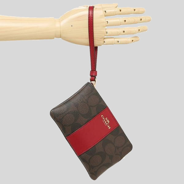 C.O.A.C.H CORNER ZIP WRISTLET