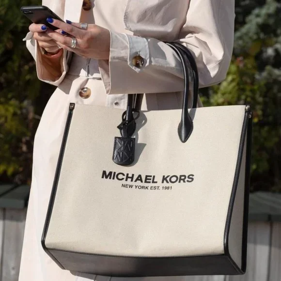 M.I.C.H.A.E.L  K.O.R.S  Tote Bag