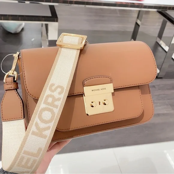 M.I.C.H.A.E.L. K.O.R.S. CROSSBODY BAG