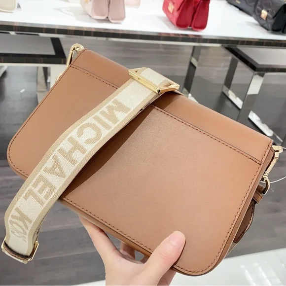 M.I.C.H.A.E.L. K.O.R.S. CROSSBODY BAG