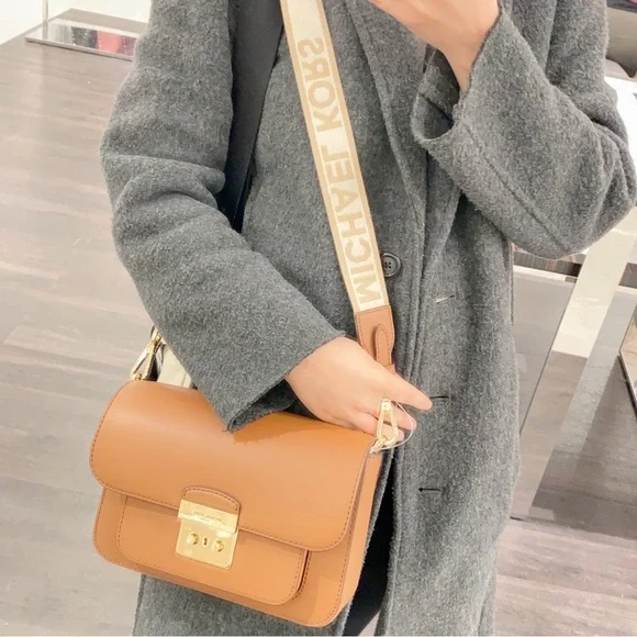 M.I.C.H.A.E.L. K.O.R.S. CROSSBODY BAG