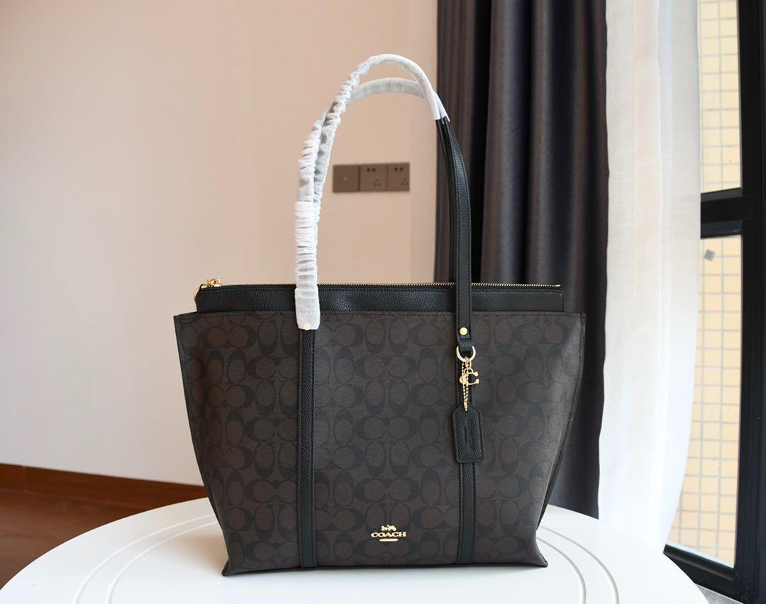 C.O.A.C.H. SHOULDER HANDBAG