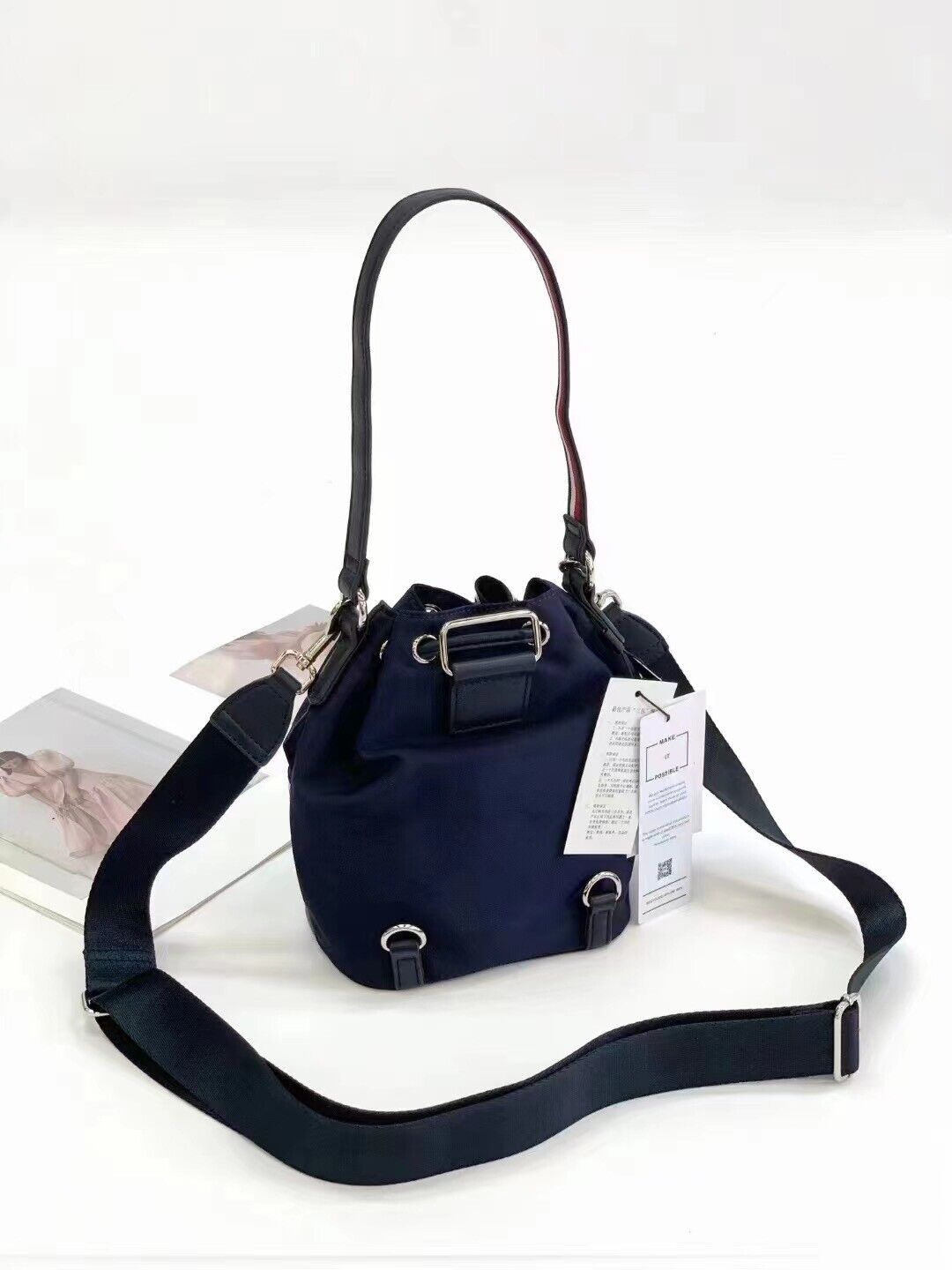 T.O.M.M.Y. H.I.L.F.I.G.E.R. Iconic Mini Bucket Shoulder Bag