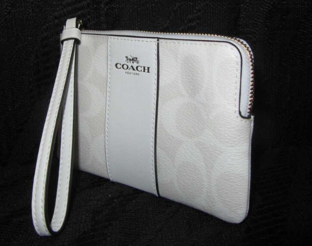 C.O.A.C.H CORNER ZIP WRISTLET