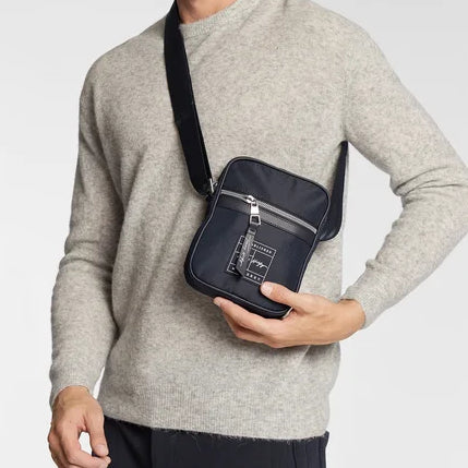 T.O.M.M.Y H.I.L.F.I.G.E.R Crossbody Bag