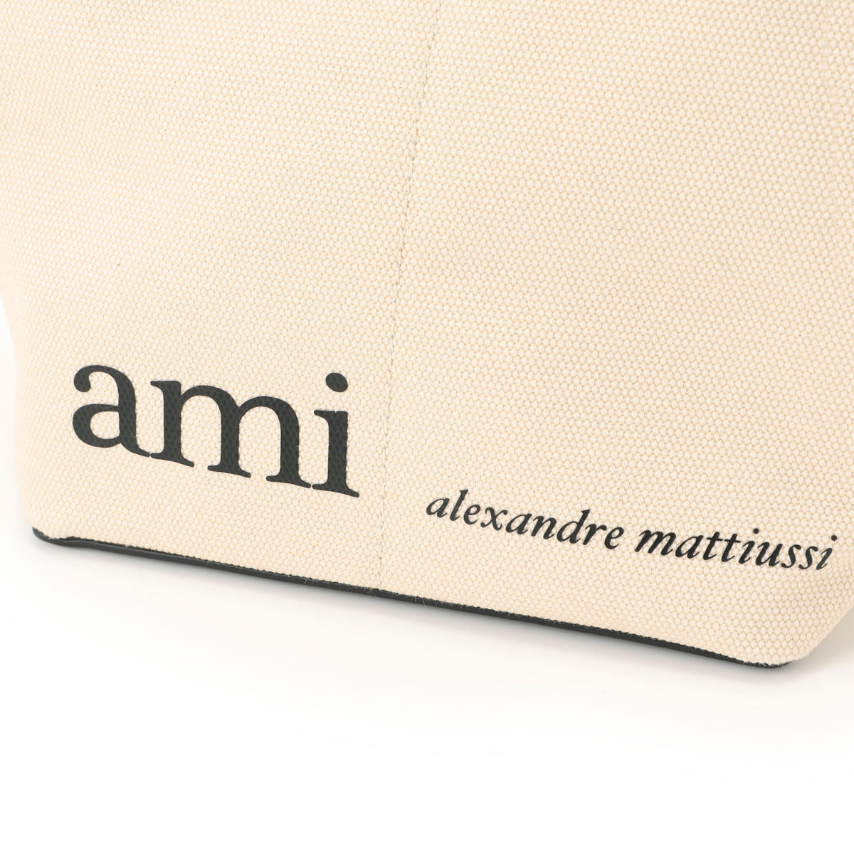 A.M.I. A.L.E.X.A.N.D.R.E M.A.T.T.I.U.S.S.I Shoulder bag