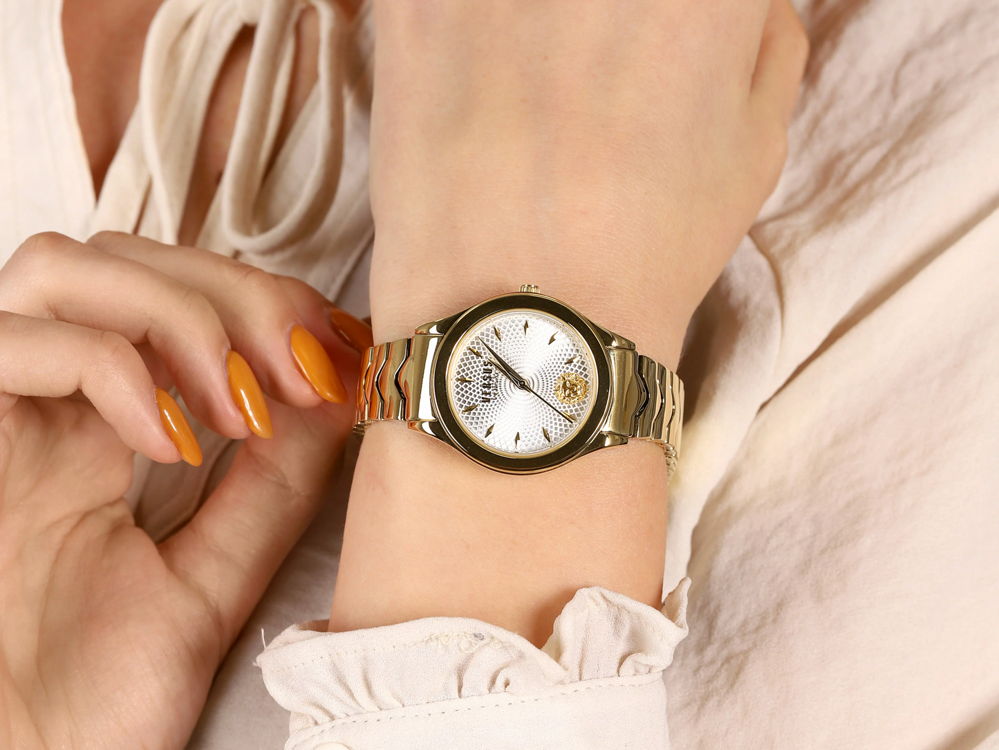 V.E.R.S.U.S V.E.R.S.A.C.E WATCH