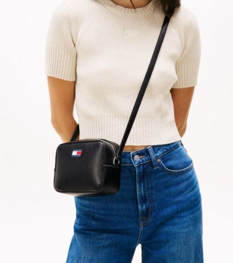 T.O.M.M.Y H.I.L.F.I.G.E.R Essential Camera Bag bag