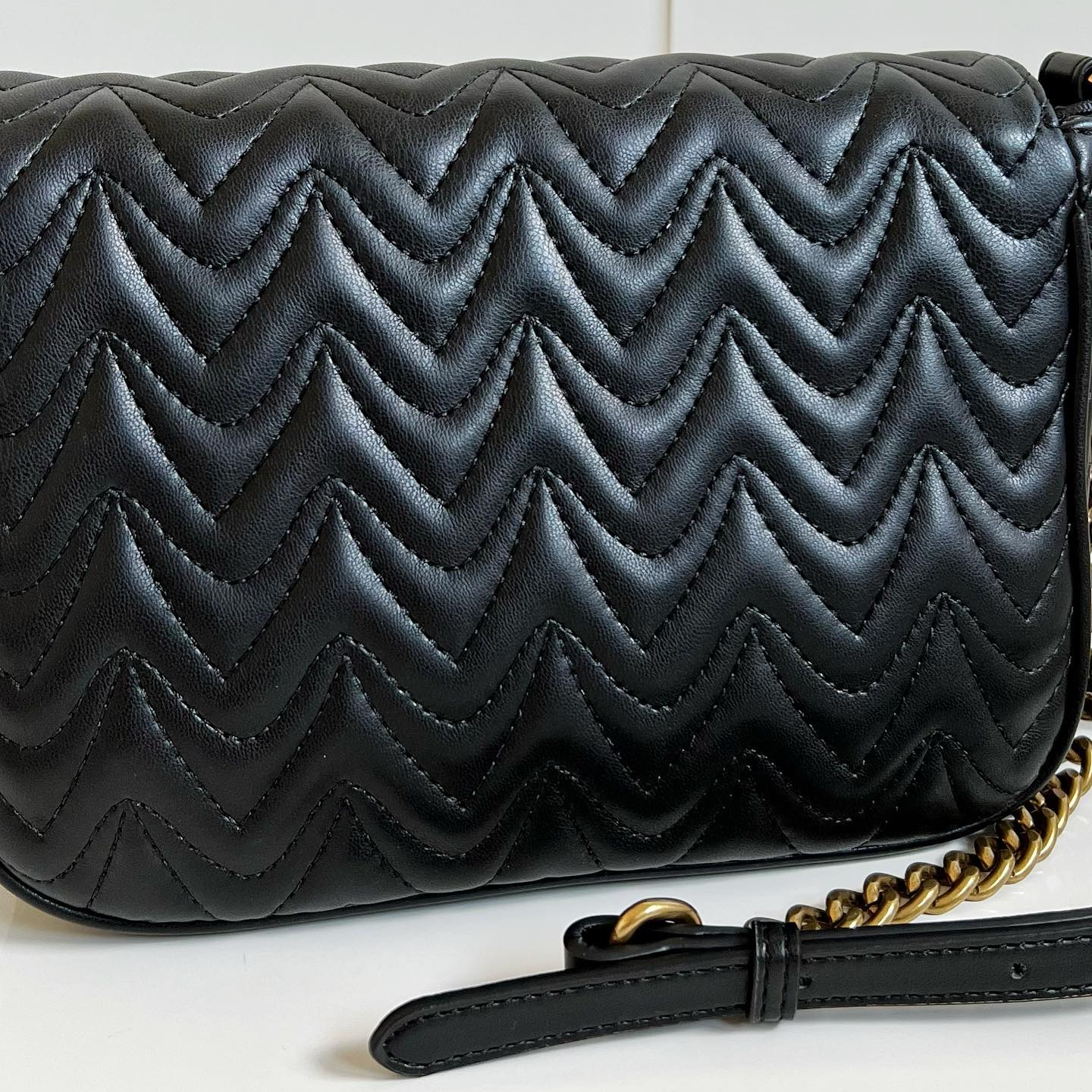 P.I.N.K.O Peony Crossover 28 with Strap for Shoulder/Crossbody Wear