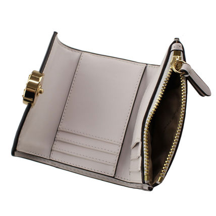 MICHAEL KORS Carmen Medium Flap Trifold Wallet