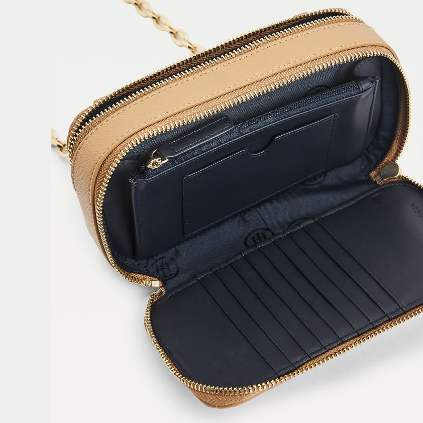 TOMMY HILFIGER Honey Mini Chain Crossover Quilt Crossbody Bag