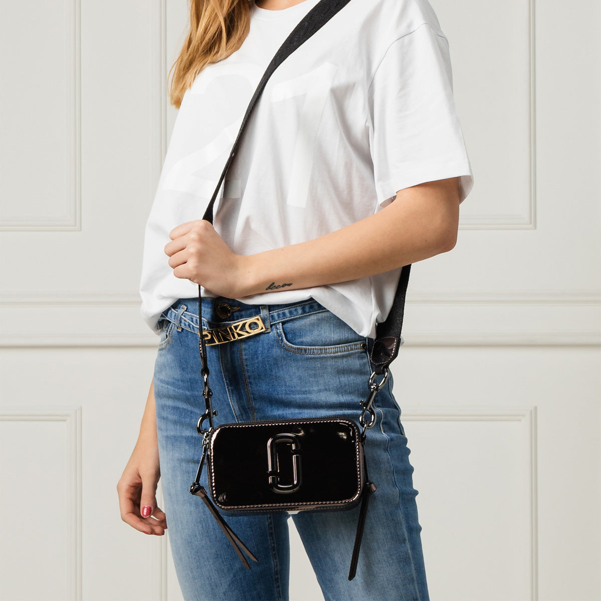 THE MARC JACOBS Snapshot Small Camera Bag with Detachable Strap for Shoulder/Crossbody Wear